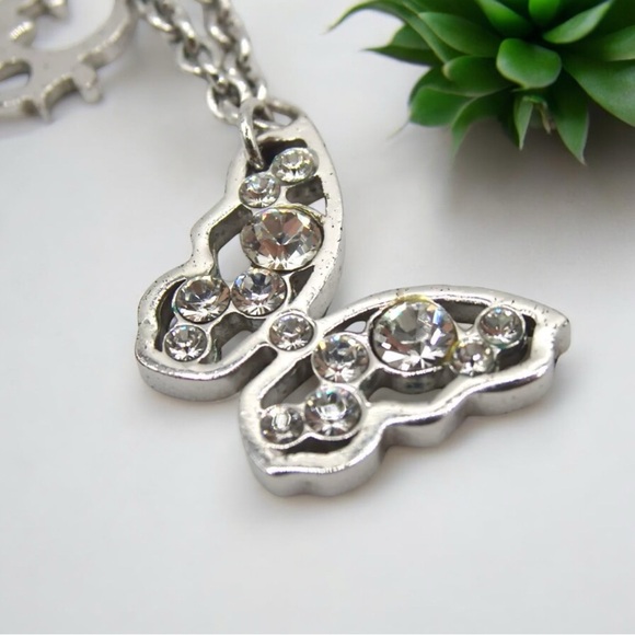 DIOR Butterfly CD Logo Necklace 😍✨🦋 - Picture 4 of 8